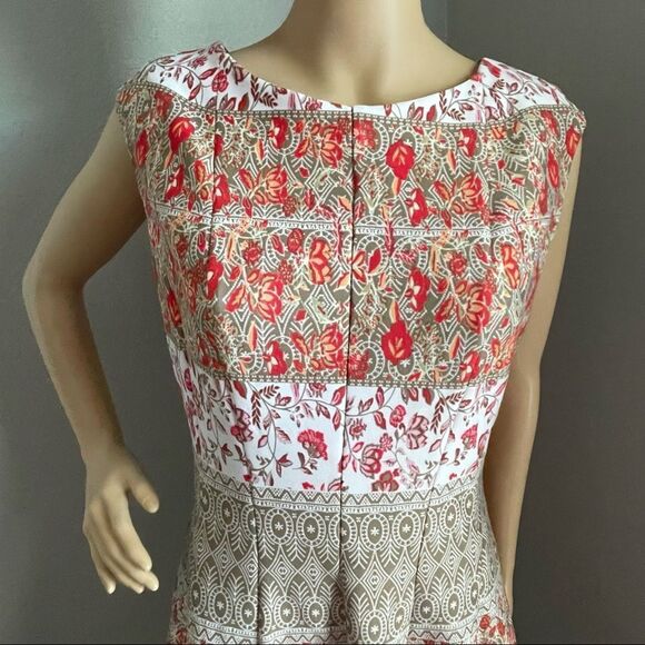 Julian Taylor Fit & Flare Printed Dress Tan Red Floral Sleeveless Polyester Sz 8 - Picture 4 of 13